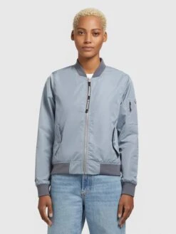 Khujo Tussenjassen Tussenjas STENCE Dames Smoky Blue -Khujo 1b7de738d8abac0dc87bbcfc631bc8d0