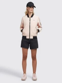 Khujo Tussenjassen Tussenjas Stence2 Dames Abrikoos -Khujo d84fa9e3596ea8bdd29eacfbfa0cdd36